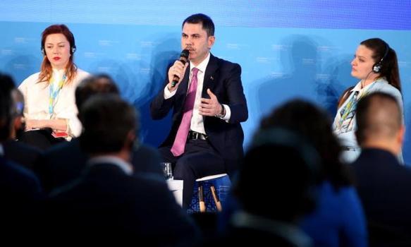Bakan Kurum, asrın inşa seferberliğini dünyaya anlattı