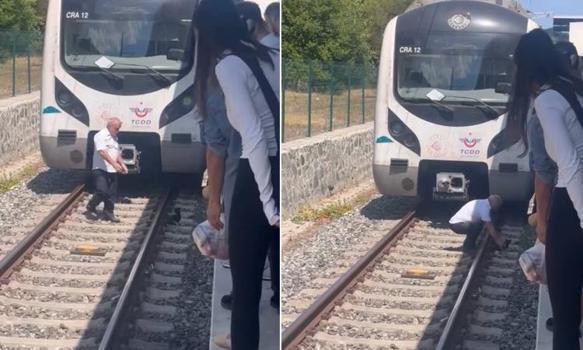 İstanbul'da yürek ısıtan görüntüler... Fark edince hemen durdu