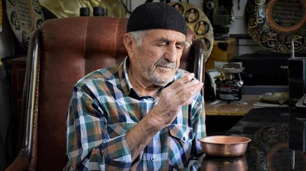 Elazığlı 'Eskici Yaşar' hayat hikayesiyle dinleyenleri şoke ediyor! Allah rızası için verdiği 2,5 lira hayatını değiştirdi