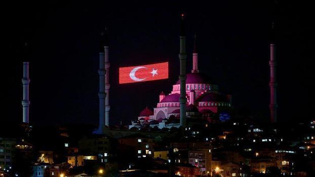 15 Temmuz'da dolayısıyla ülke genelindeki camilerde sela okundu