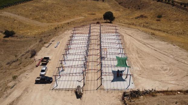 Mahalleli beceremedi, muhtar el koydu: Manisa'da 70 dönüme dev bir tesis kurdu!