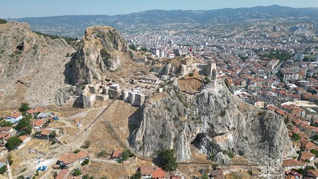Tarihin katman katman biriktiği şehirde harekete geçildi! Belediye başkanı mahzene indi