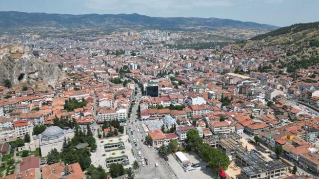 Tokat'ta 90 yılın sıcaklık rekoru kırıldı! Sokaklar bomboş kaldı, şehirde yaşam durma noktasına geldi