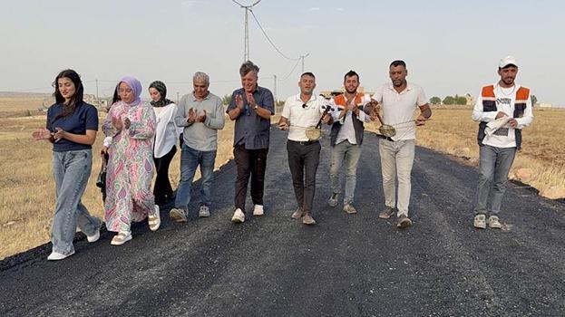 Midyat'ta Yezidilerin asfalt halayı! 50 yıl sonra yaşanan mutluluk