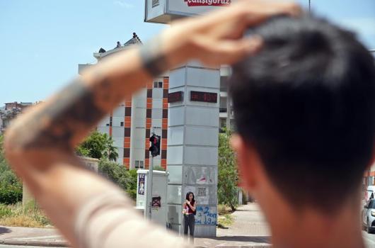 Türkiye kavruluyor! Hava sıcaklığı 10 ilde 40 derece ve üzerini gösterdi
