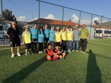 Antalyalı 50 yaş üstü kadınlar sahaya çıktı! Farkındalık oluşturmaya çalıştı