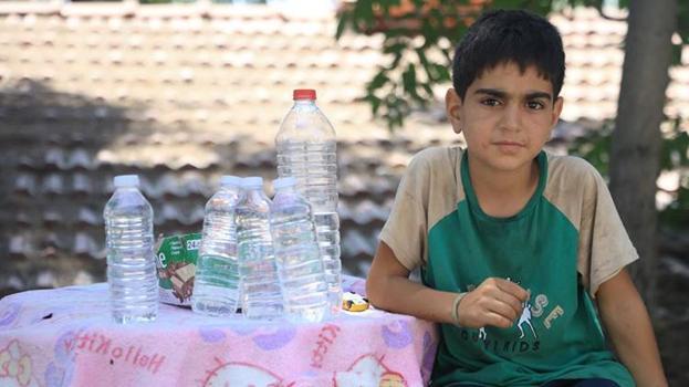 Hatay'da su satarak bisiklet hayali kuran çocuk, mutlu sona ulaştı! Cesur'un çalışkanlığını görenler el uzattı