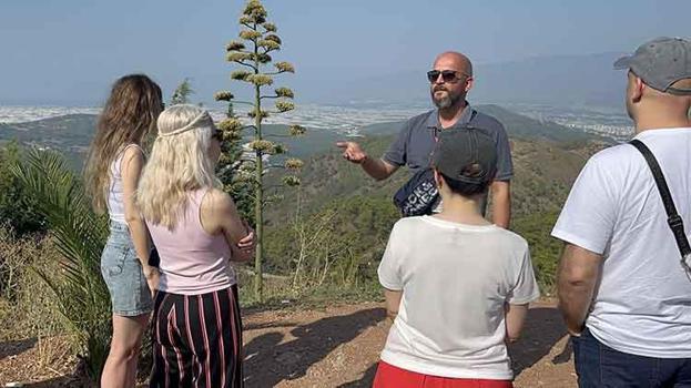 Antalya'da 30 yıl sonra gelen mucize: Sabır otu açtı, turistler akın etti!