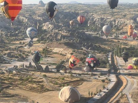 Kapadokya'da havalandılar: Balon festivali göz kamaştırdı