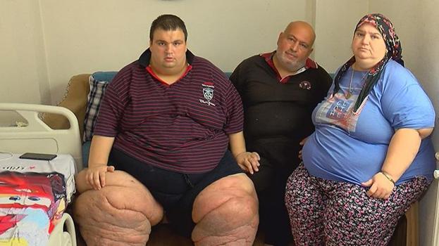 270 kilo olan Mehmet, tedavisi için yardım istiyor: 15 aydır bu odaya kilitlenip kaldım, kurtulmak istiyorum