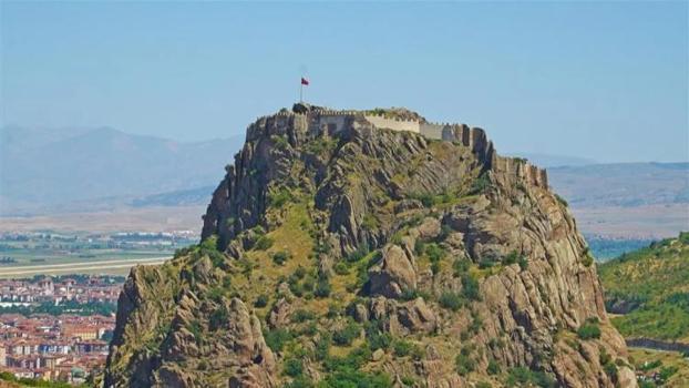 Afyon'da tesadüfen açığa çıktı! 16 girişi var: Arkeologlar ismini koydu