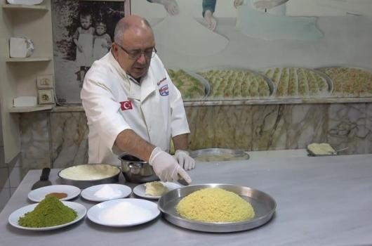 Bu tatlı sadece buraya özgü! Görenler kilo kilo almak istiyor, fiyatı her cebe uygun