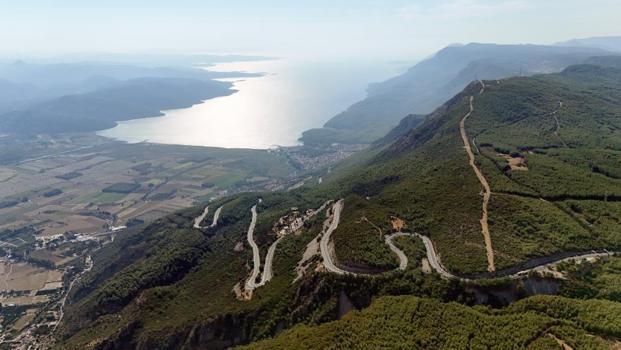 Muğla'da cennet içinde cehennem! Manzara güzel, risk büyük: Bu yola giren mest oluyor