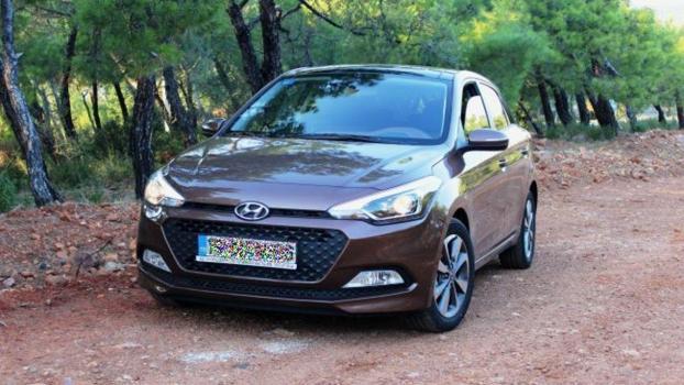 Arabanın değerini yüzde 10 düşürüyor: Uzmanı uyardı: Bu 3 ağacın altına park edilmez!