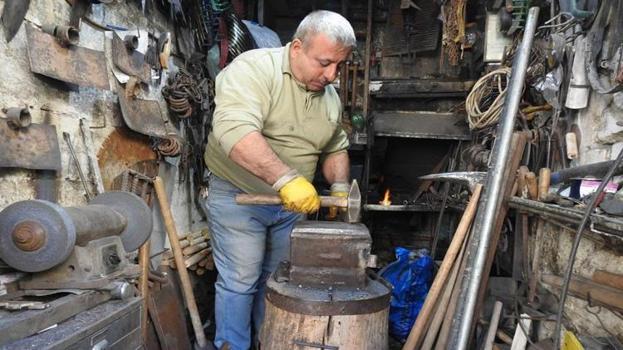 Kilis'te sadece 2 usta kaldı! 28 yıldır yaptığı mesleği yaşatmak için mücadele ediyor
