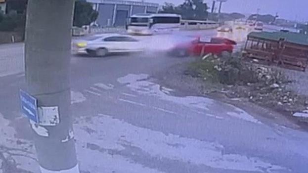 İzmir Kemalpaşa'da feci trafik kazası: 2 ölü, 4 yaralı