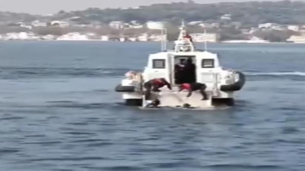 Beykoz'da yürüyüşe çıkan vatandaşlar gördü! Denizde erkek cesedi bulundu