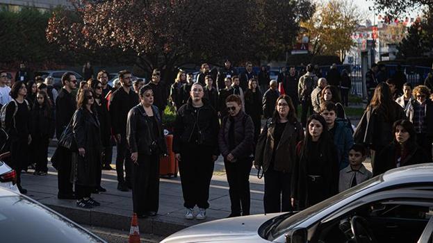 Türkiye'de saat 09.05'te sirenler çaldı hayat durdu! Yurttan 10 Kasım manzaraları