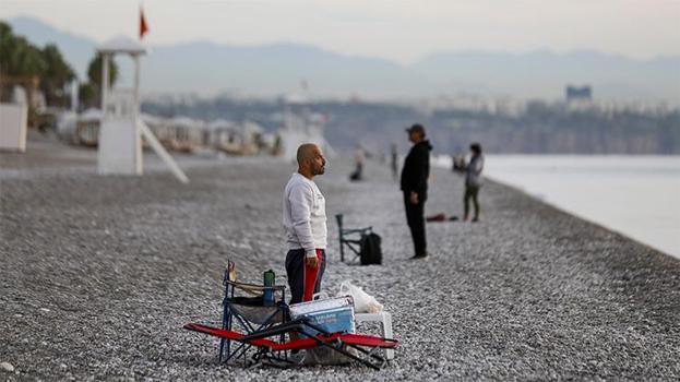 Antalyalılardan Ata'ya karada ve denizde saygı duruşu