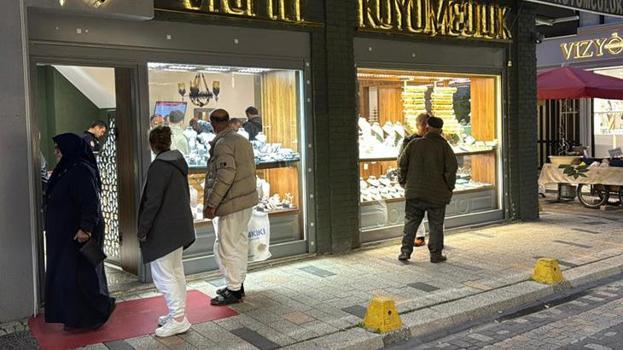 Ordu'da kuyumcu hırsızlığı! 2 milyon TL'lik altını çalıp kayıplara karıştı