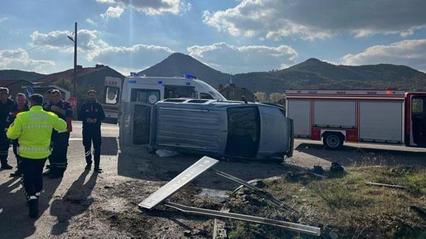Kütahya Tavşanlı'da hafif ticari araç takla attı: 7 yaralı