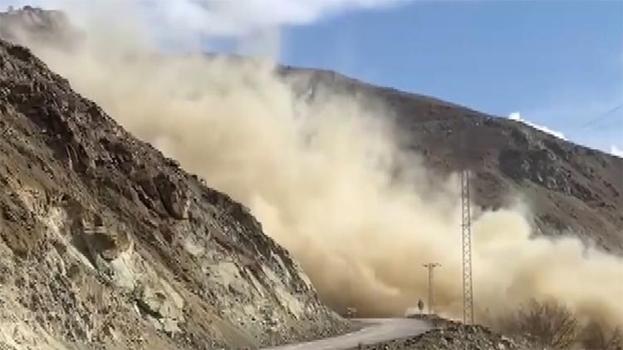 Büyük tehlike oluşturuyordu! Erzincan’da riskli kayalara neşter: Dinamit patlatıldı