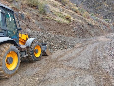 Siirt’te sağanak yağış heyelana neden oldu