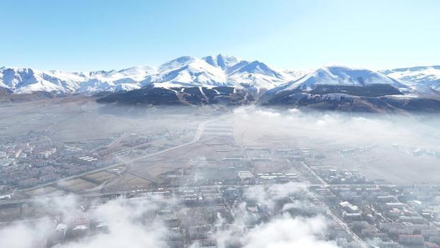 Erzurum'a sis çöktü! Kadim sokaklar masal diyarını andırdı