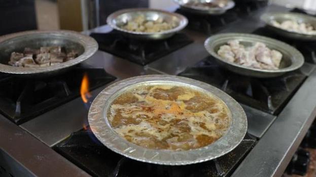 Elazığlıların vazgeçilmezi! Kışın hasta olmayayım diyenler, yazın ise düğün sofrası kuranlar oraya akın ediyor