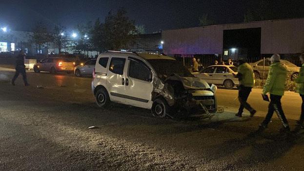 Osmaniye’de üç aracın karıştığı zincirleme kazada 1'i çocuk 2 kişi hayatını kaybetti