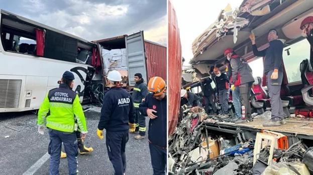 Şanlıurfa-Adana otoyolunda korkunç kaza: 6 can kaybı