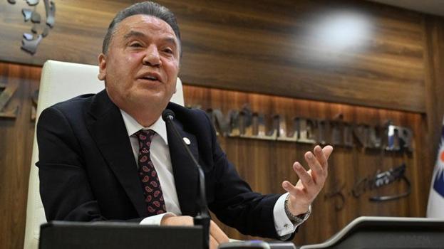 Antalya Büyükşehir Belediyesi eski başkanı Muhittin Böcek hastaneye kaldırıldı