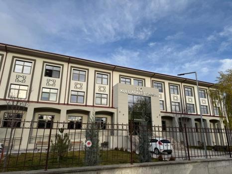 Konya'da adliyede çalışan memur ihale bedellerini zimmetine geçirdiği iddiasıyla tutuklandı