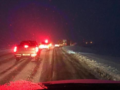 Ardahan&#39;da kar ve yoğun tipi ulaşımda aksamalara neden oldu