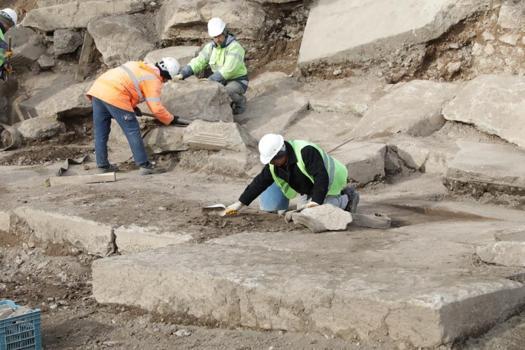 Kazı alanına gelince karşılaştılar! Derhal ertelendi: Sırrı araştırılıyor