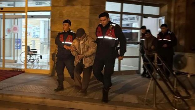 Afyonkarahisar&#39;da dehşete d&#252;ş&#252;ren olayda baba ve oğlu tutuklandı