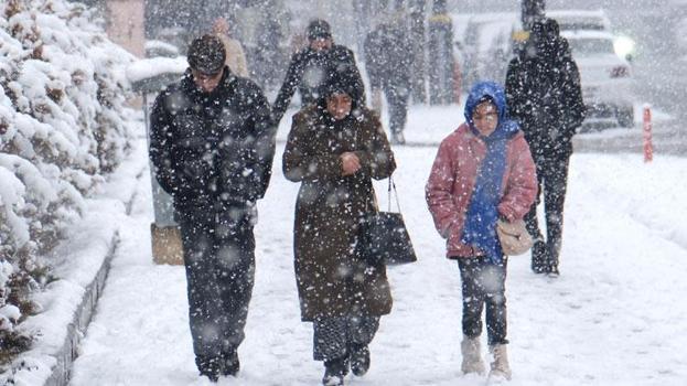 Lapa lapa kar, sağanak ve fırtına geliyor! Prof. Dr. Orhan Şen a&#231;ıkladı Meteoroloji uyardı