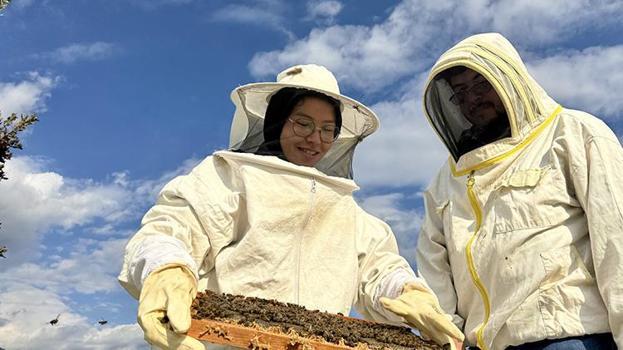 Erkek işi dediler ama o vazgeçmedi! Muğla'da genç kadın baba mesleğini devraldı, köyünde üretmeye başladı