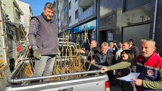 Aydın'da üreticiye büyük destek! 4 bin adet bedava dağıtıldı