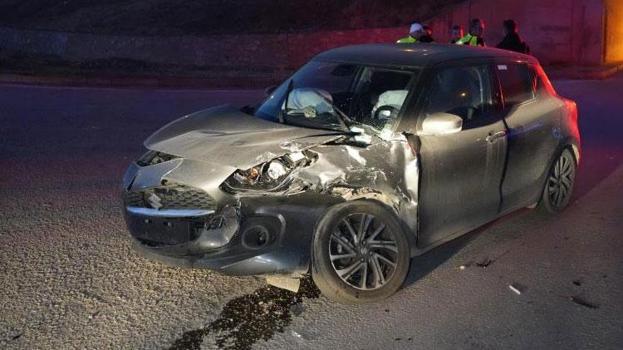 Kırıkkale'de otomobil ile minibüs kafa kafaya çarpıştı: 2 yaralı