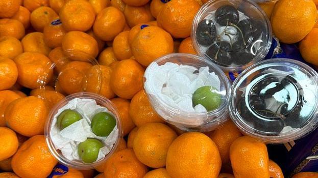 Aşerenler için bu meyveler Singapur'dan geliyor: 5 tanesi bin liraya satılan kiraz ve erik