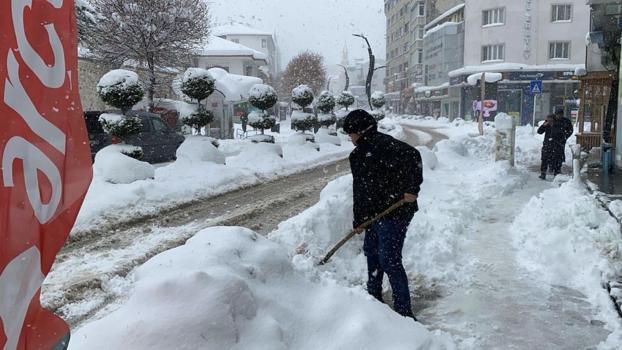 Bolu'da kar yağdı, en çok bu ürün 'yok' sattı