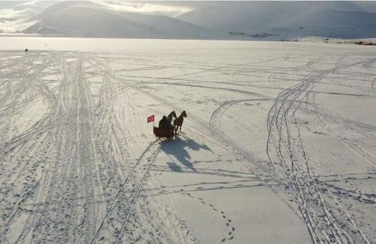 Ardahan'da sıfırın altında 20 derecede başladı!