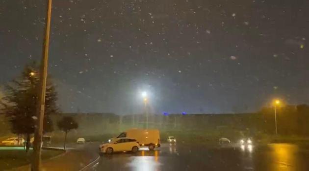İstanbul'da kar yağışı yeniden başladı