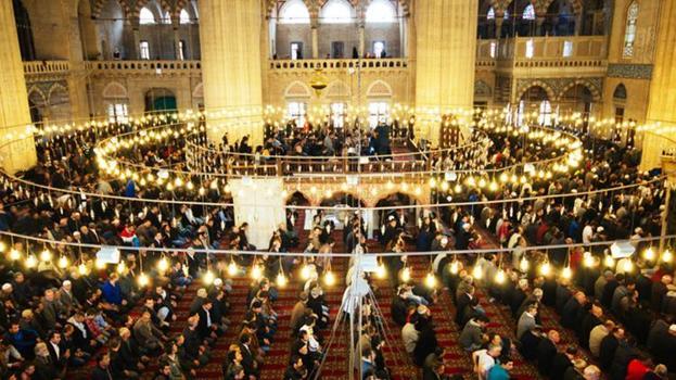 Nafile Namazına Nasıl Niyet Edilir? Evde Nafile Namaz Kılma Rehberi ve Diyanet Nafile Namazı Kılınışı