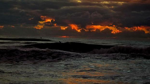 Samandağ'da yağmur sonrası sahilde kartpostallık görüntüler