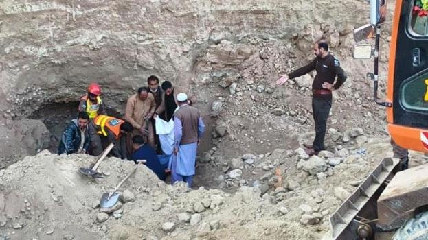 Pakistan’da altın madeninde çökme meydana geldi: 8 ölü, 1 yaralı