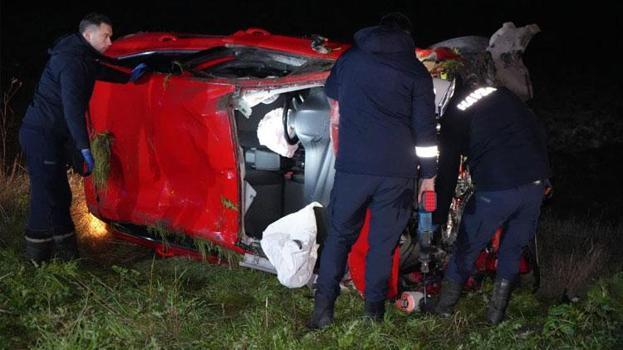 Edirne-Havsa yolunda otomobil takla attı: 1’i ağır 2 yaralı