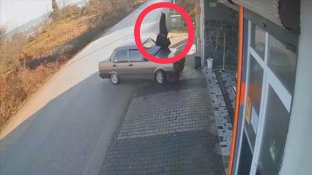 Ordu'da otomobilin çarptığı yaya metrelerce savruldu