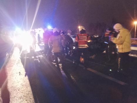 Silivri'de korkunç kaza: Bariyerlere ok gibi saplandı!